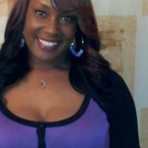 Meet your Posher, Ebonishia - Picture 1 of 1